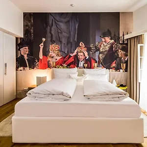 https://hotel-goldgasse.saalbachhinterglemmhotels.com