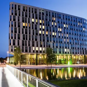 4* Szálloda Courtyard By Marriott Prater/messe